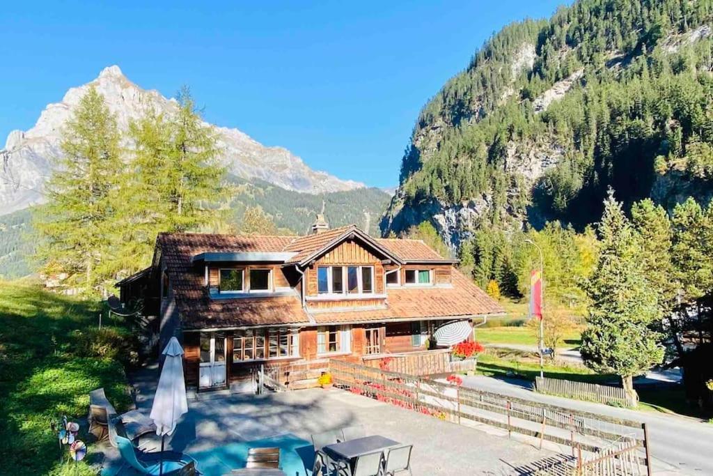 Cozy Apartment In Vintage House In Kandersteg Exterior foto